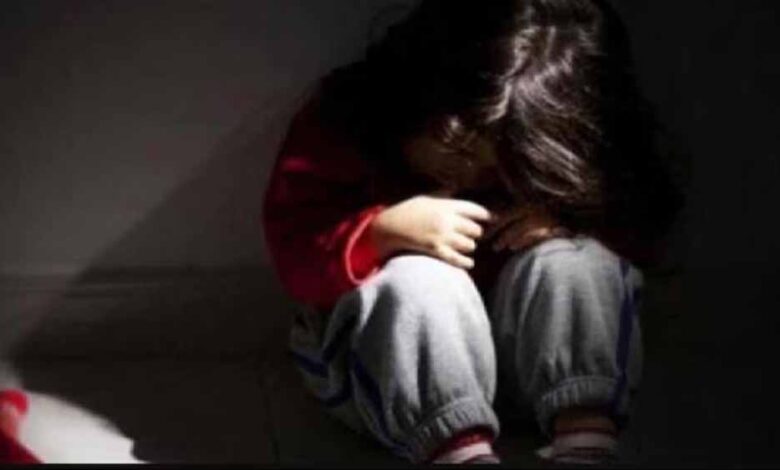 पिपलोद में पांच वर्षीय बालिका से रिश्तेदार ने किया दुष्कर्म दुष्कर्म, रोने की आवाज सुन परिजनों ने पकड़ा