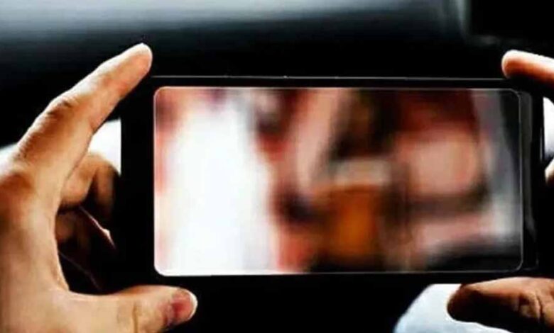 61 साल के बुजुर्ग के साथ हनी ट्रैप का मामला सामने आने के बाद पुलिस भी दंग, अश्लील वीडियो बनाकर 50 लाख की मांग